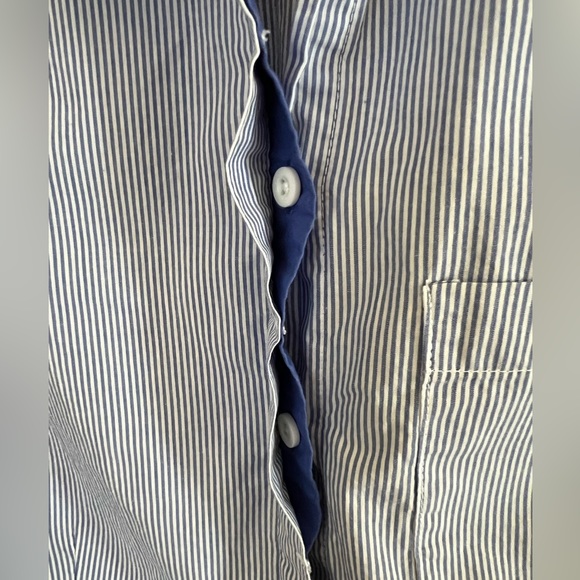 H&M Blue & White fine pinstriped women's button down (size 6/small) - Picture 4 of 13